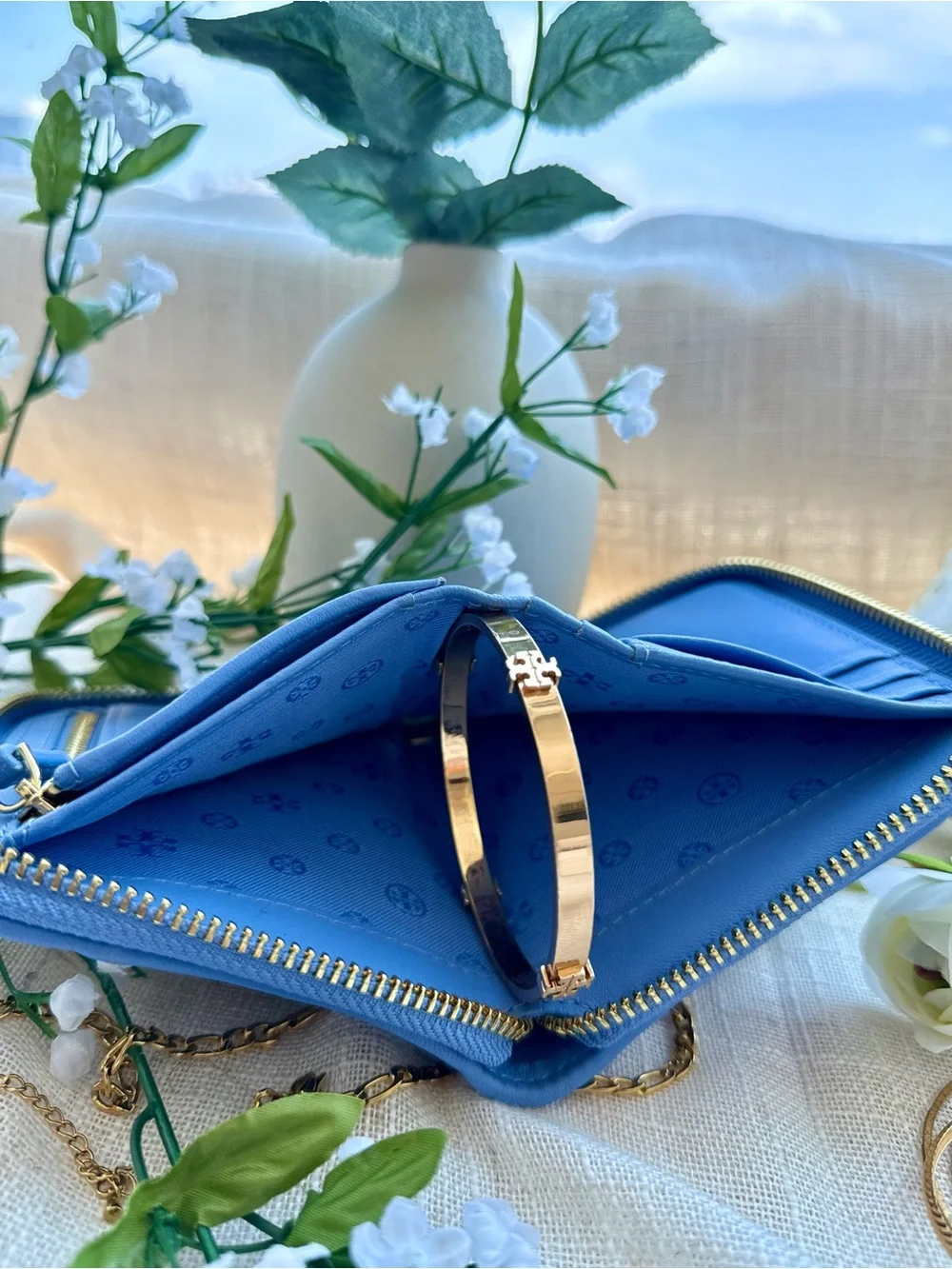 Tory Burch Alexa Quilted Zip Wallet Cornflower Blue Like New